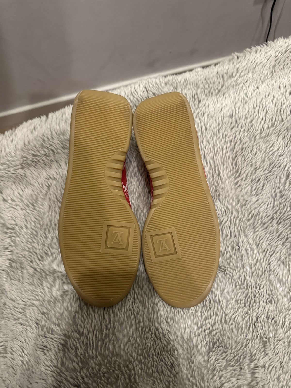 Louis Vuitton × Supreme Louis Vuitton x Supreme Run Away Sneaker Size US 7.5 / EU 40-41 - 5 Thumbnail