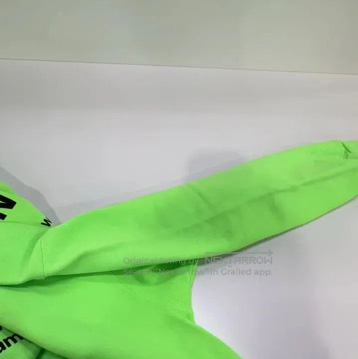 Balenciaga Balenciaga Logo Print Hooded Sweatshirt in Green. Size US XS / EU 42 / 0 - 9 Thumbnail