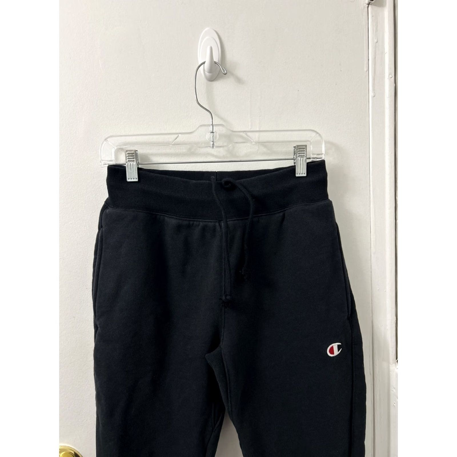 Champion VINTAGE Champion Reverse Weave Jogger Sweatpants Men's S Black Cotton Blend Embroidered Logo Elastic Waist Pockets Tapered Leg Activewear Jogger Style Size US 29 - 2 Thumbnail