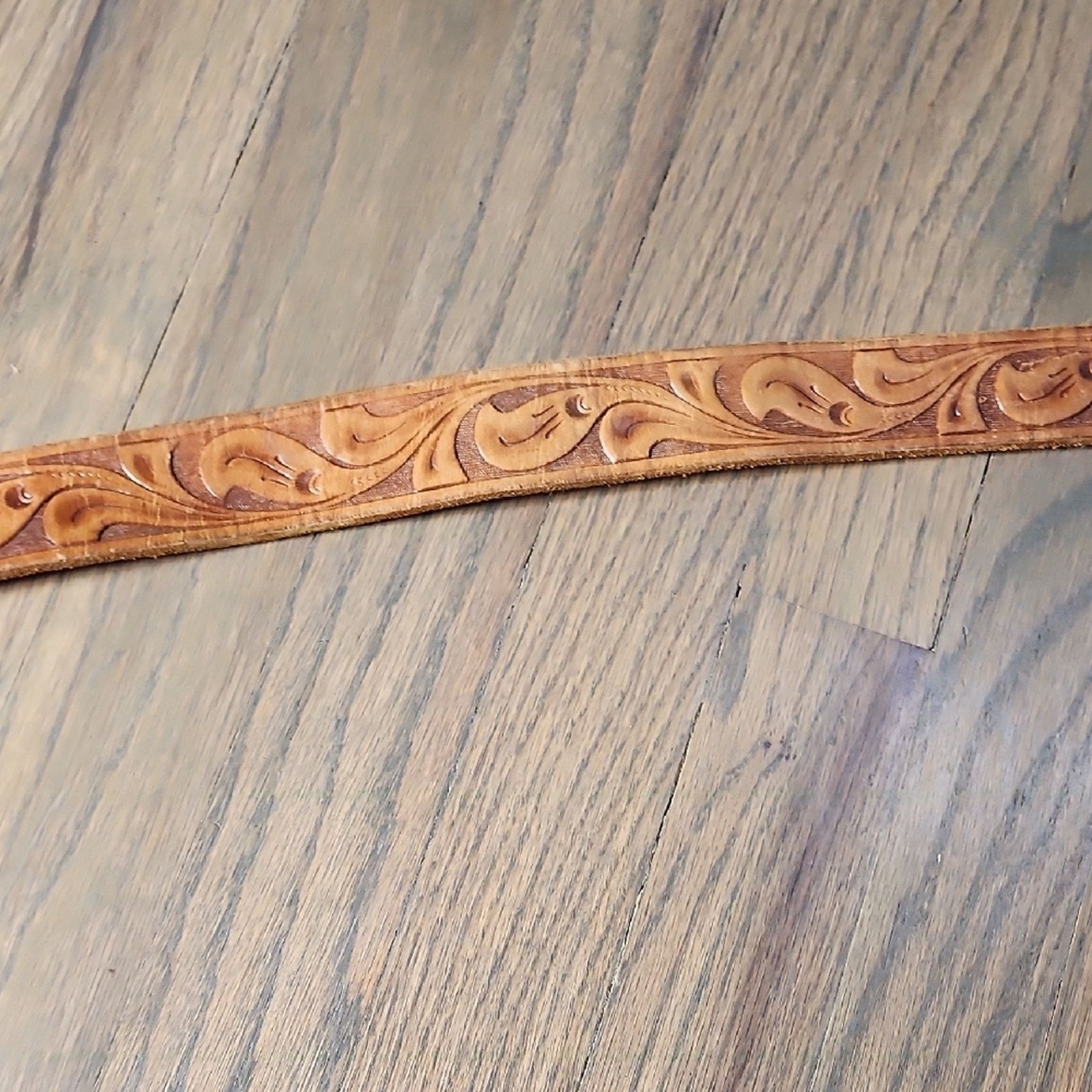 Justin Boots Justin Boots Carved Brown Leather Belt with Silver Buckle Size ONE SIZE - 6 Thumbnail