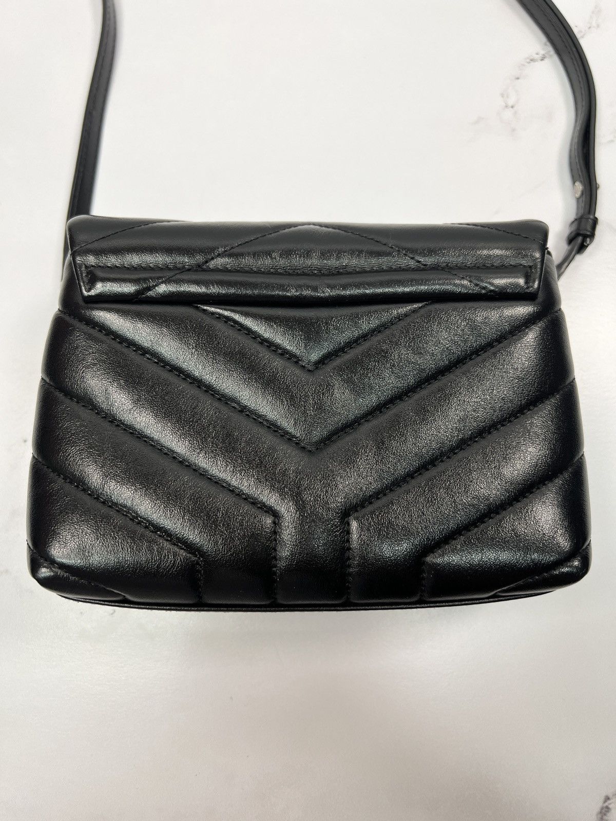 Yves Saint Laurent YSL Yves Saint Laurent Toy Lou Lou Loulou Bag Purse Size ONE SIZE - 4 Thumbnail