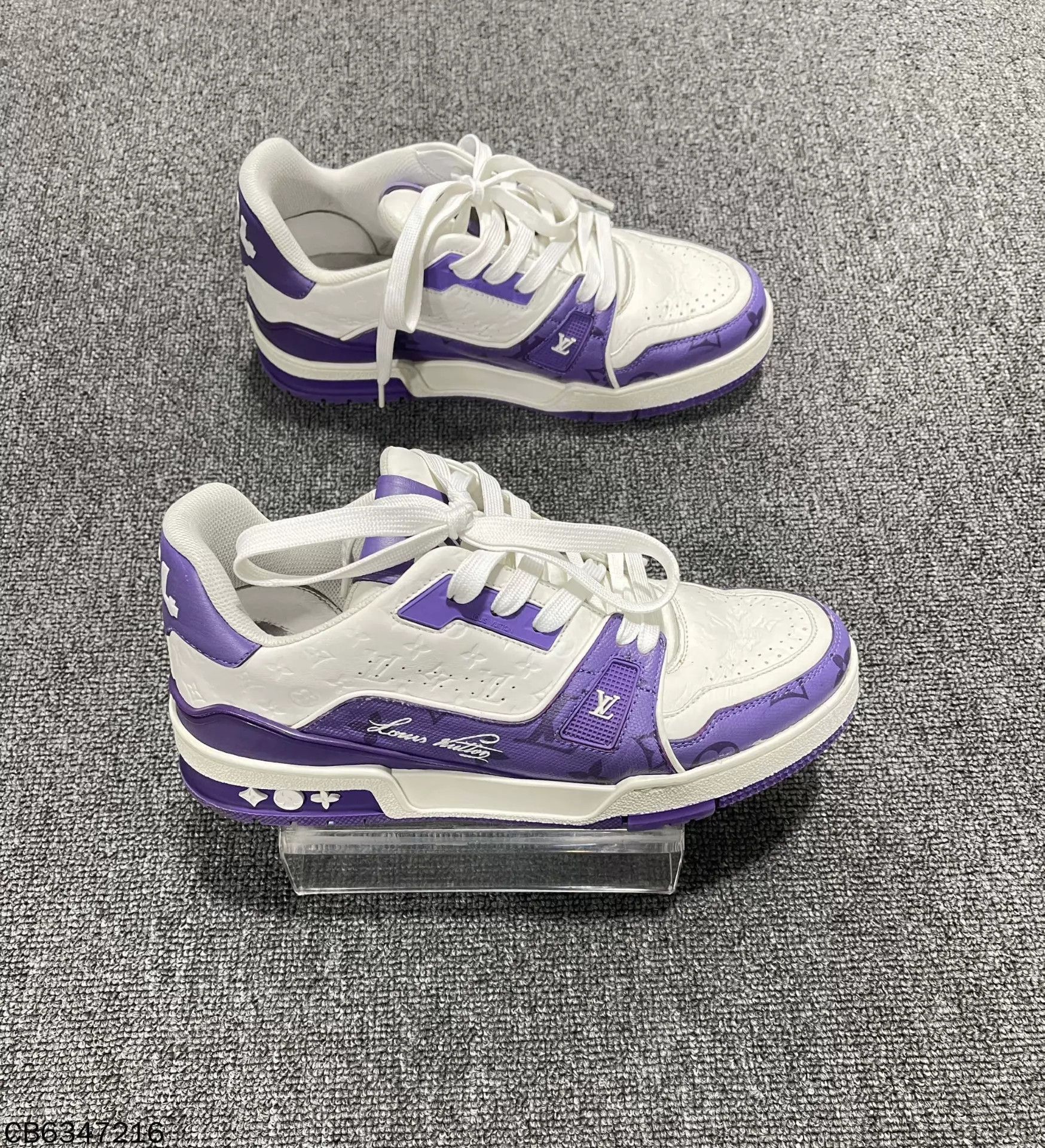 Louis Vuitton LV Trainer White Purple Embossed Allover 98 New 39 Size US 8.5 / IT 38.5 - 4 Thumbnail
