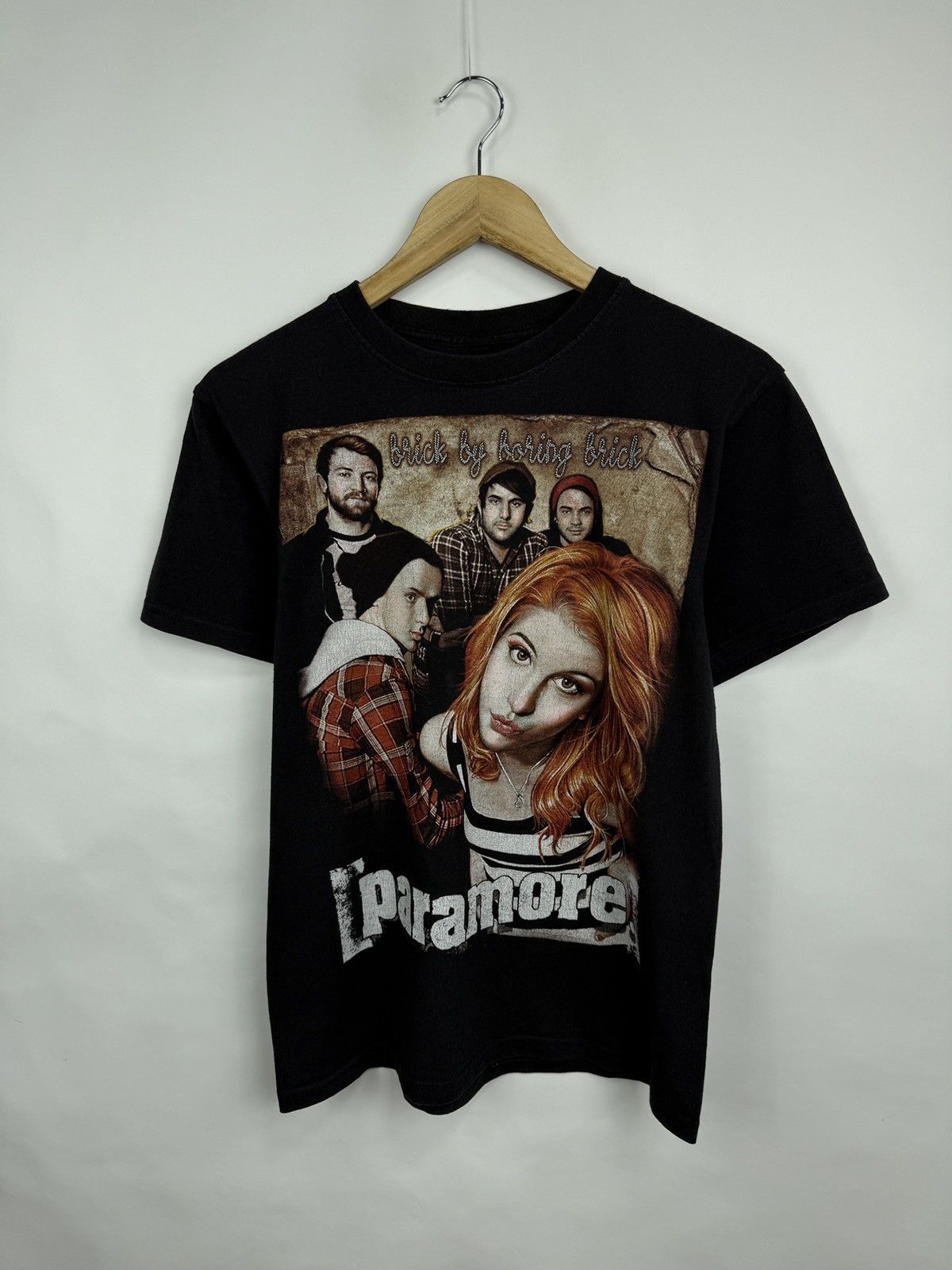 Band Tees 🖤🇺🇸 Vintage Paramore Brick By Boring Brick Band T-Shirt Emo Size US M / EU 48-50 / 2 - 3 Thumbnail
