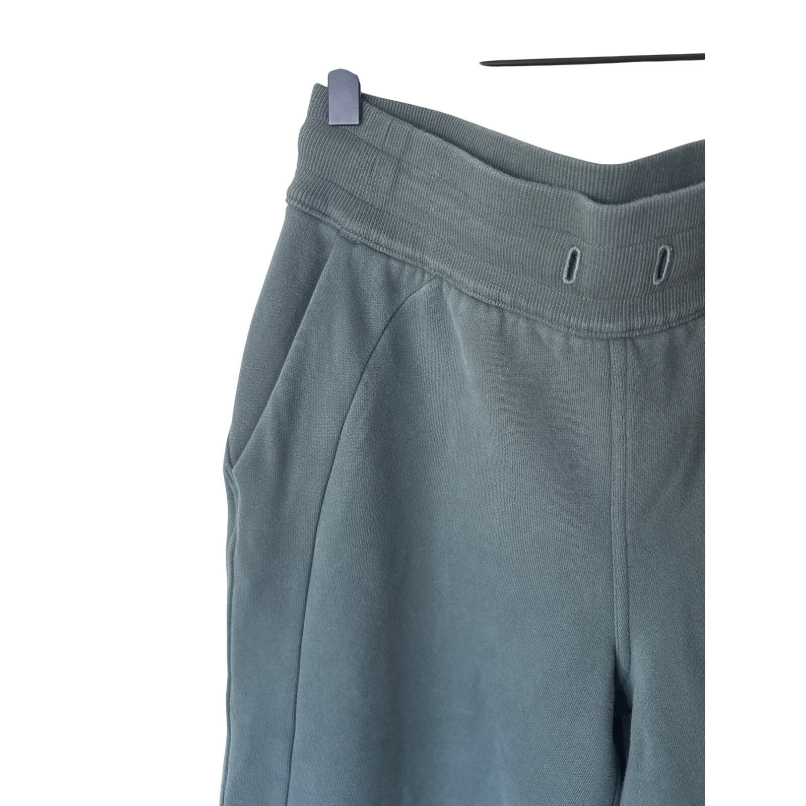 Lululemon LULULEMON High Rise Wide Leg Cropped Ankle Sweatpants Size 6 Size 28" / US 6 / IT 42 - 2 Thumbnail