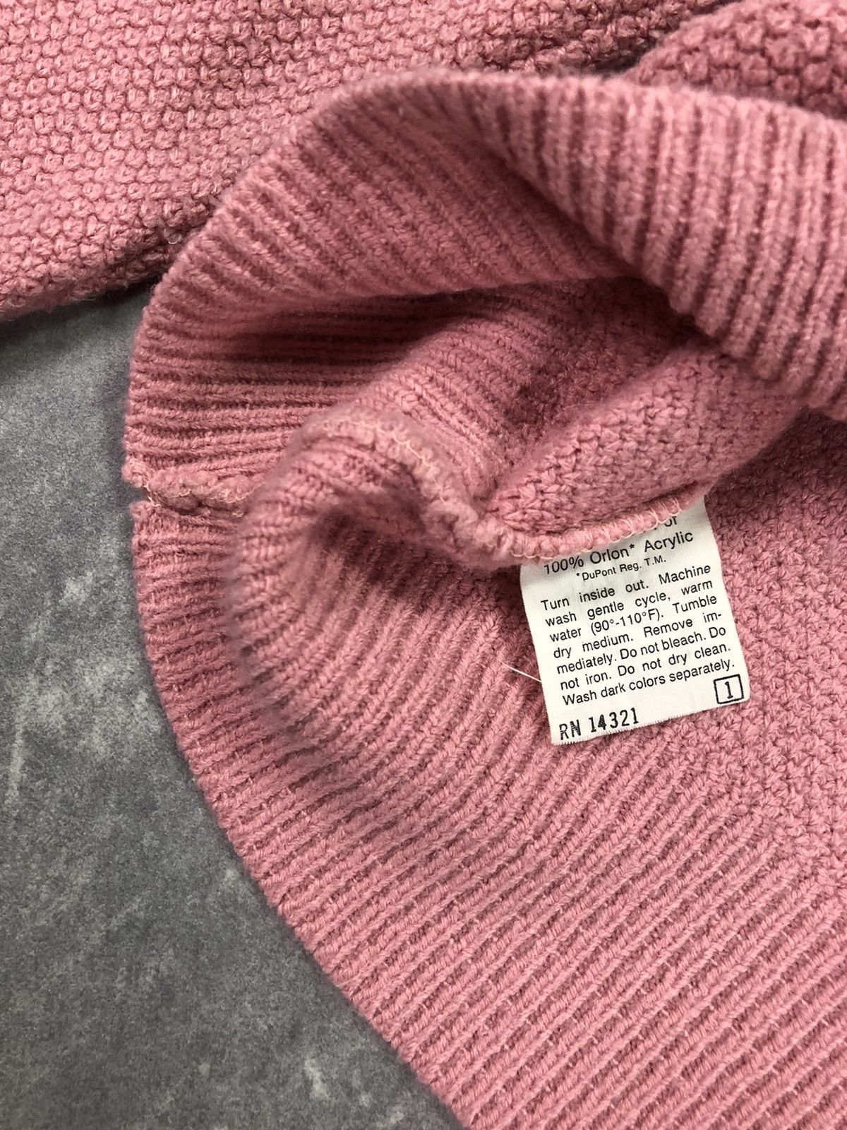 Dior Rare Vintage Christian Dior Pink Acryl Knit S Size S / US 4 / IT 40 - 8 Thumbnail