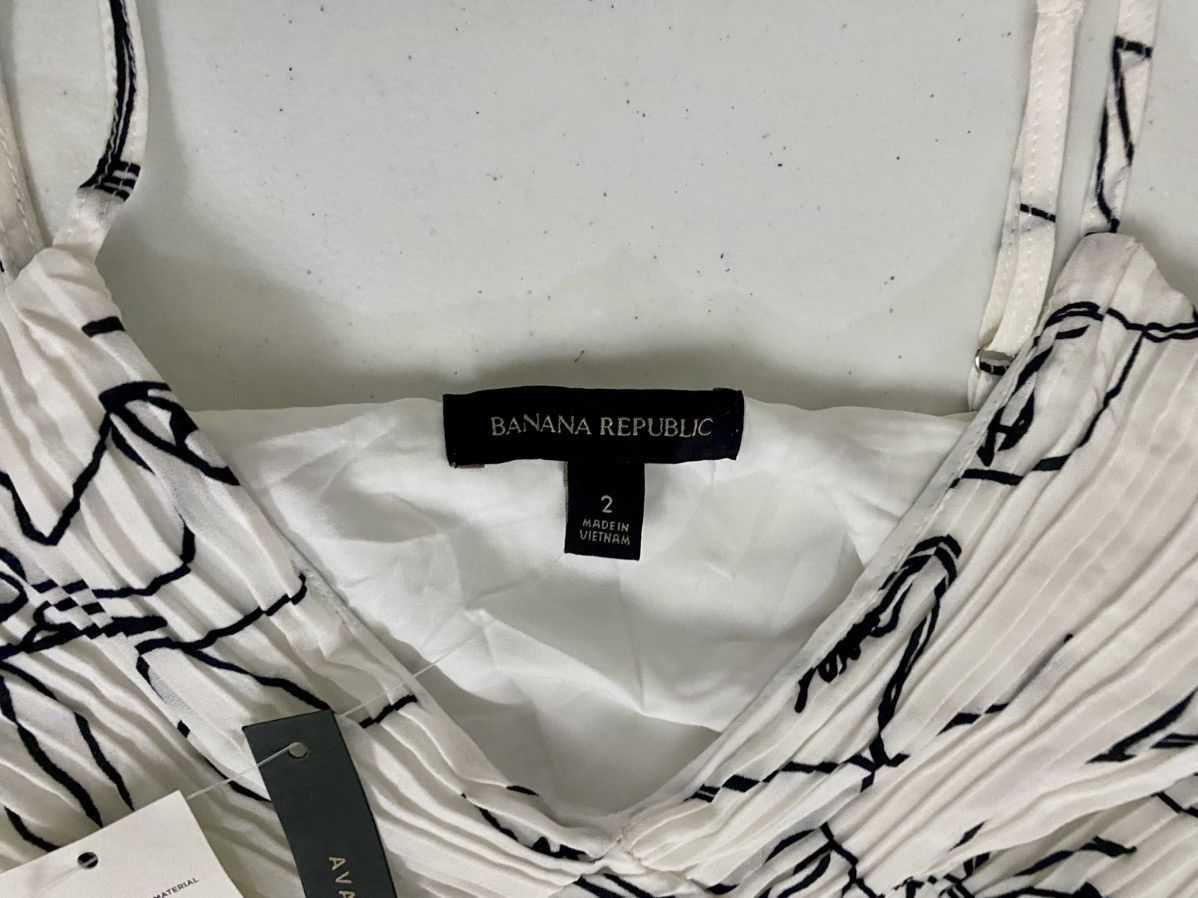Banana Republic BANANA REPUBLIC PLISSÉ MIDI DRESS TATTOO FACES PLEATS 2 NWT Size XS / US 0-2 / IT 36-38 - 9 Thumbnail