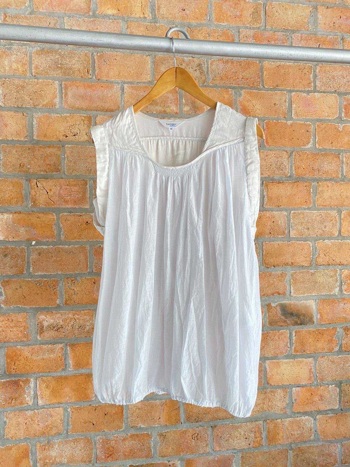 Lanvin en Bleu white sleeveless blouse