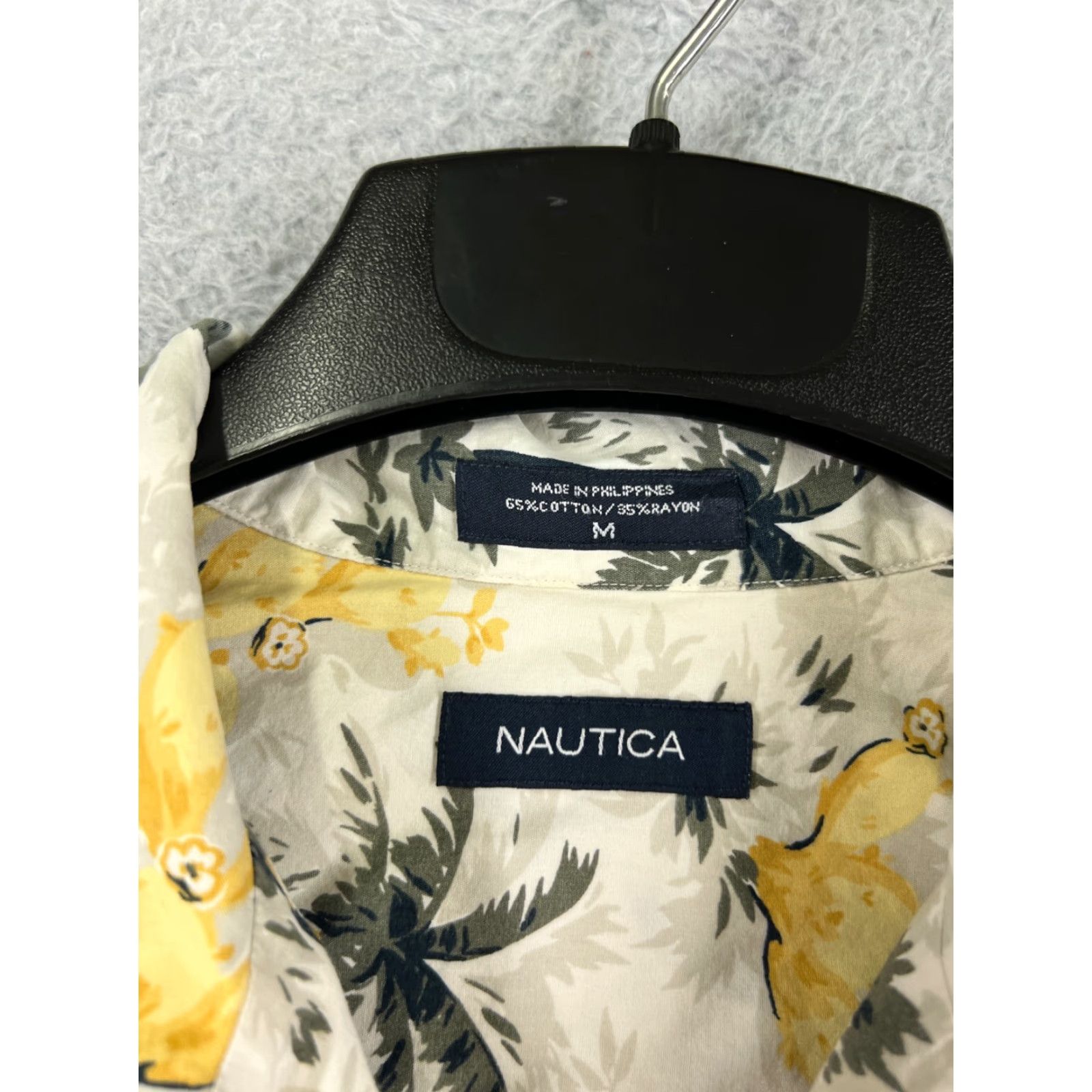 Nautica VINTAGE Nautica Hawaiian Shirt Men Medium Beige Floral Button-Up Adult M Beige Floral Hawaiian Aloha Beach Men Size US M / EU 48-50 / 2 - 3 Thumbnail