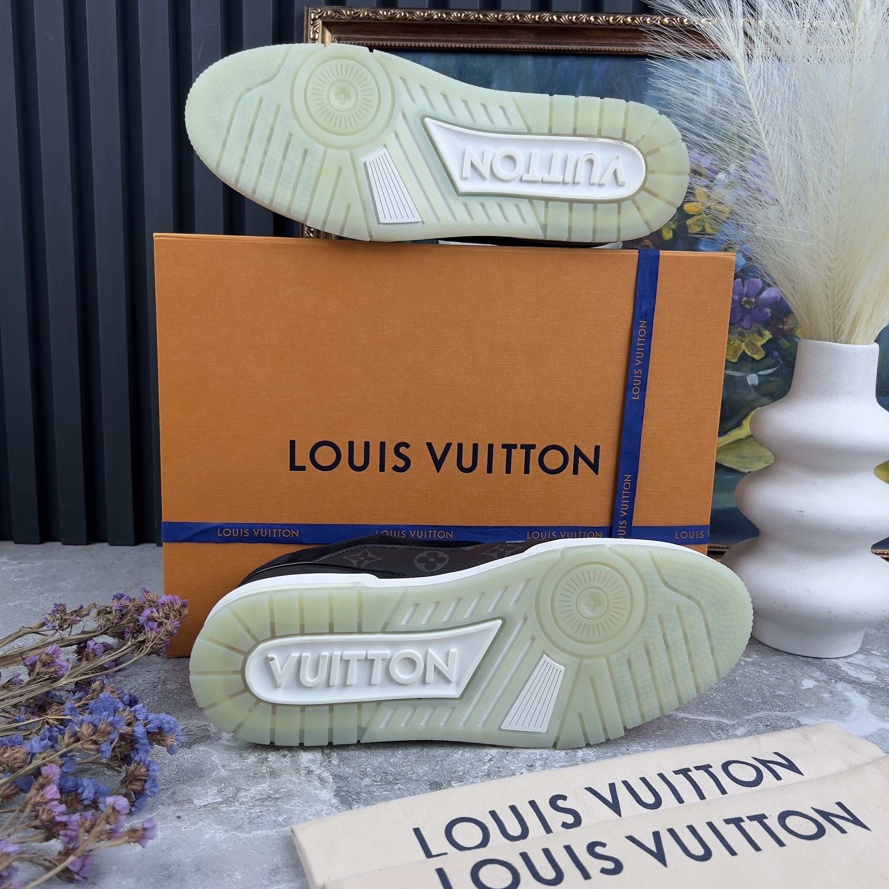 Louis Vuitton LV Trainer Sneakers Monogram Eclipse Black Suede Size US 9 / EU 42 - 9 Thumbnail