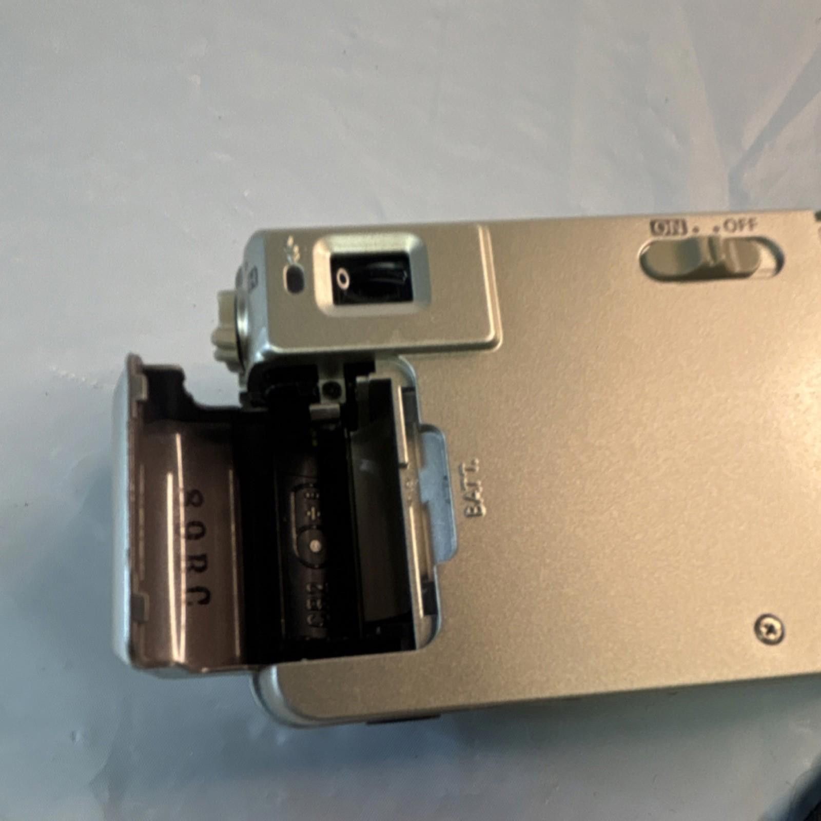 Nikon Nikon Nuvis 200 APS Point & Shoot Camera Size ONE SIZE - 5 Thumbnail