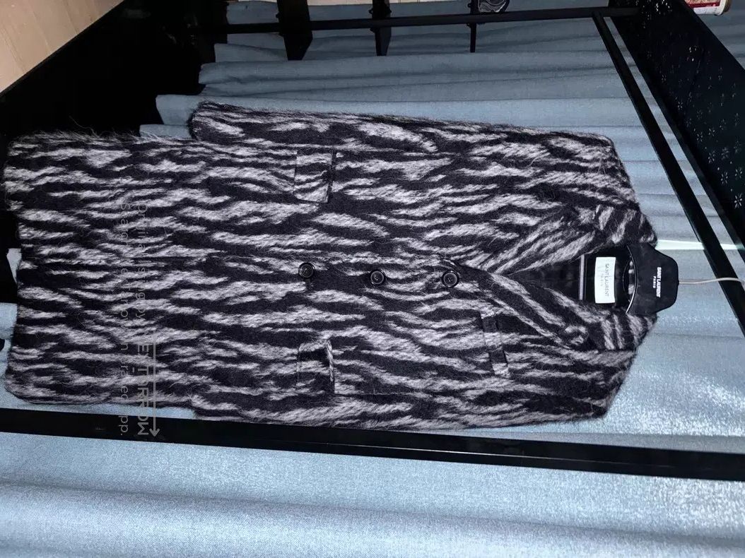 Saint Laurent Paris Saint Laurent Paris Black and grey fur coat Size US S / EU 44-46 / 1 - 1 Thumbnail