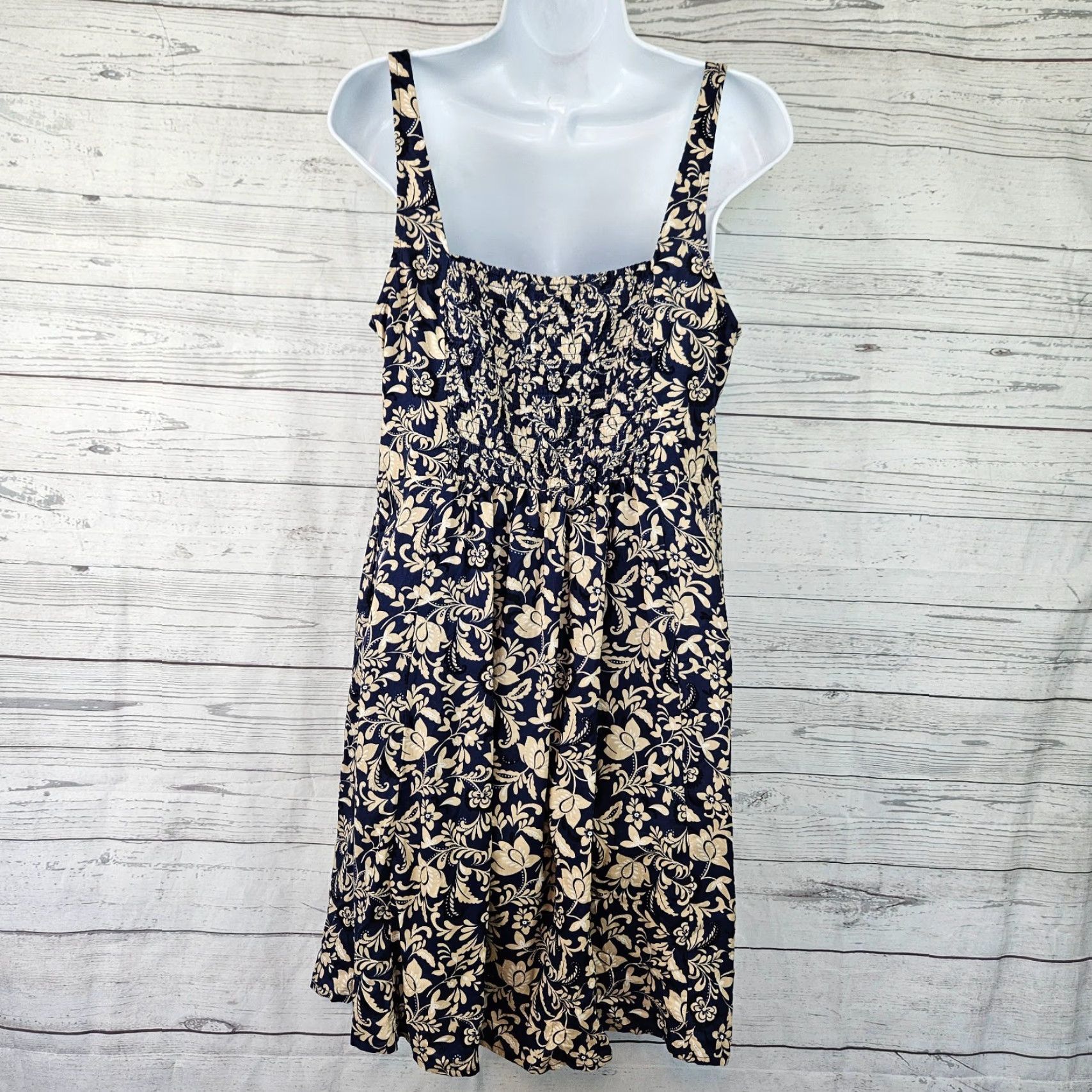 Old Navy Old Navy Womens Dress Sz Medium Blue Beige Floral Pockets Sleeveless Size M / US 6-8 / IT 42-44 - 3 Thumbnail