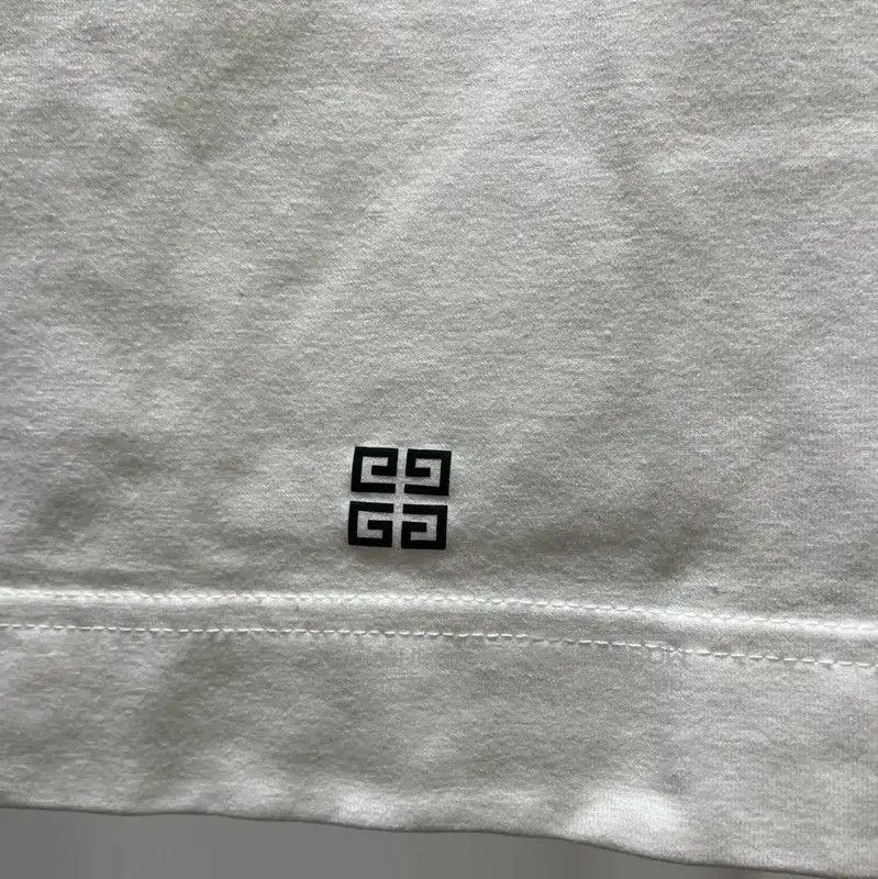 Givenchy Givenchy Women's White Cotton T-Shirt . Size L / US 10 / IT 46 - 2 Thumbnail