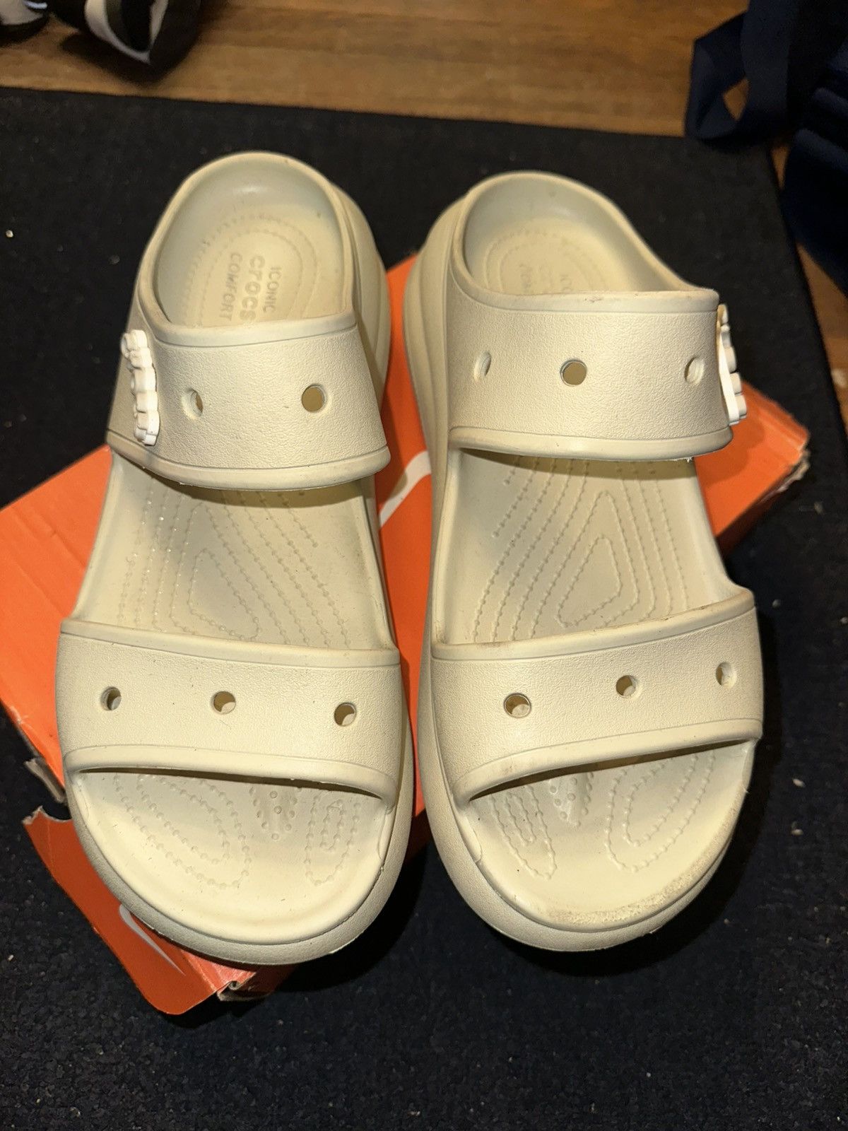 Crocs Crocs Band Slides Size US 11 / EU 44 - 2 Thumbnail