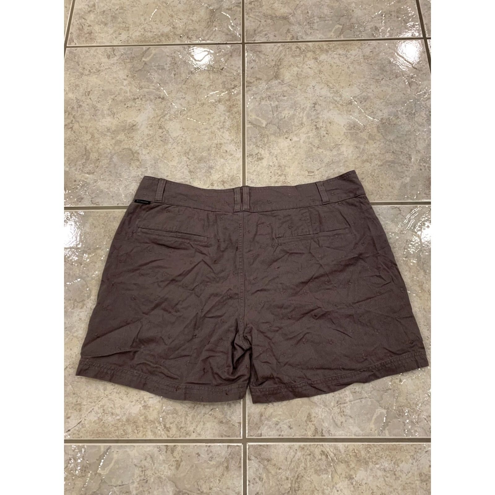 Vintage Columbia Women's Shorts 5.5" Inseam Gray Floral Embroidered Chino Casual Walking Hiking Bedtime Not Applicable Size 38" / US 16 / IT 52 - 5 Thumbnail