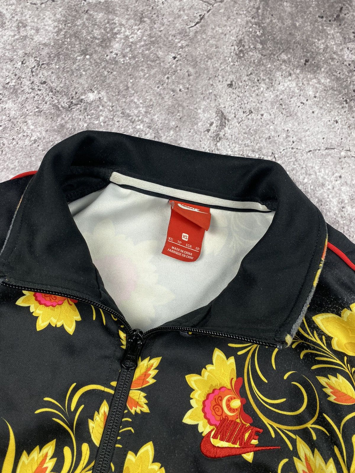 Japanese Brand × Nike × Vintage Nike Sportswear floral print track jacket Japan Y2K Size US S / EU 44-46 / 1 - 3 Thumbnail