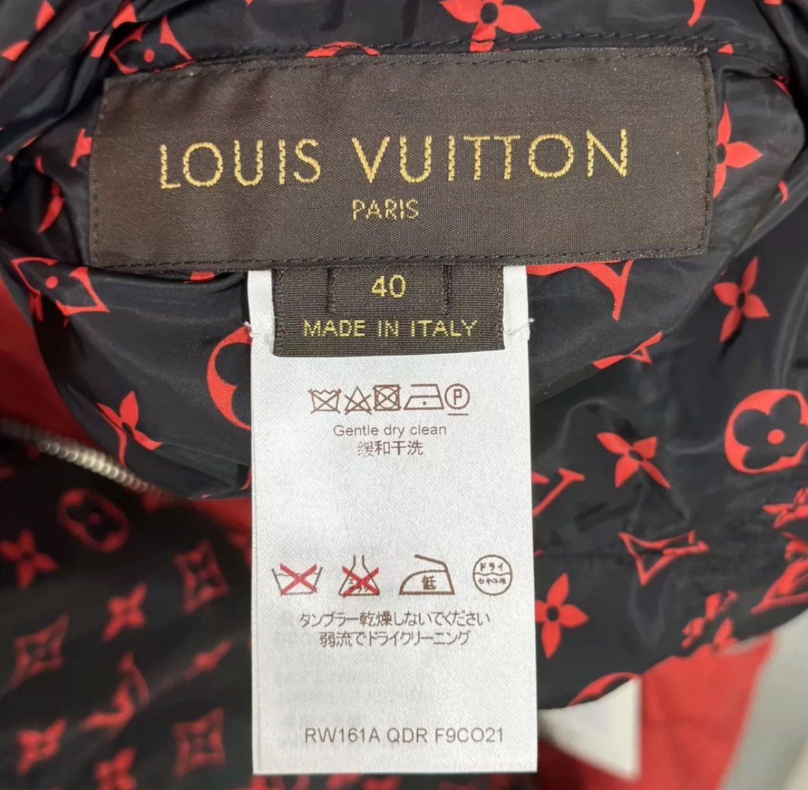Louis Vuitton Louis Vuitton Fully printed double-sided assault suit Size US S / EU 44-46 / 1 - 6 Thumbnail