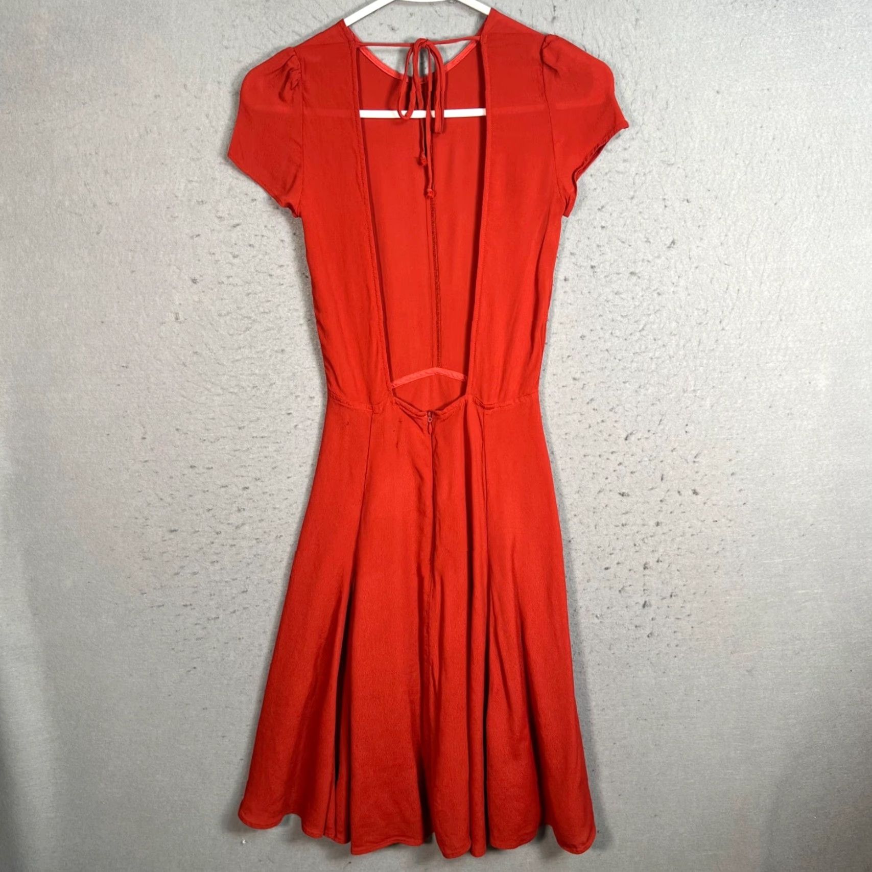 Reformation VINTAGE Reformation Dress Shirt Midi Open Back Tie Detail Cap Sleeves XS Adult Women Red 90s Womens Dress Size XS / US 0-2 / IT 36-38 - 2 Thumbnail