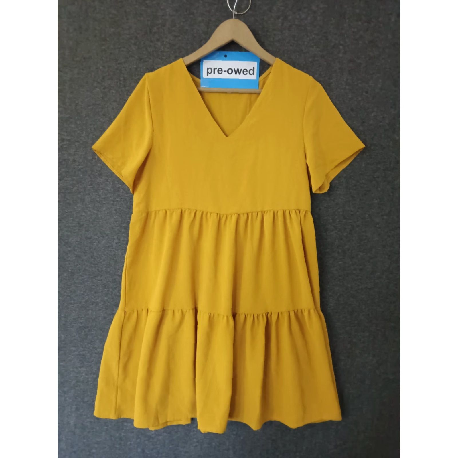 Vintage VINTAGE Solid Mustard Yellow Women’s V-Neck Ariel Tiered M Dress Dress Vintage Size M / US 6-8 / IT 42-44 - 2 Thumbnail