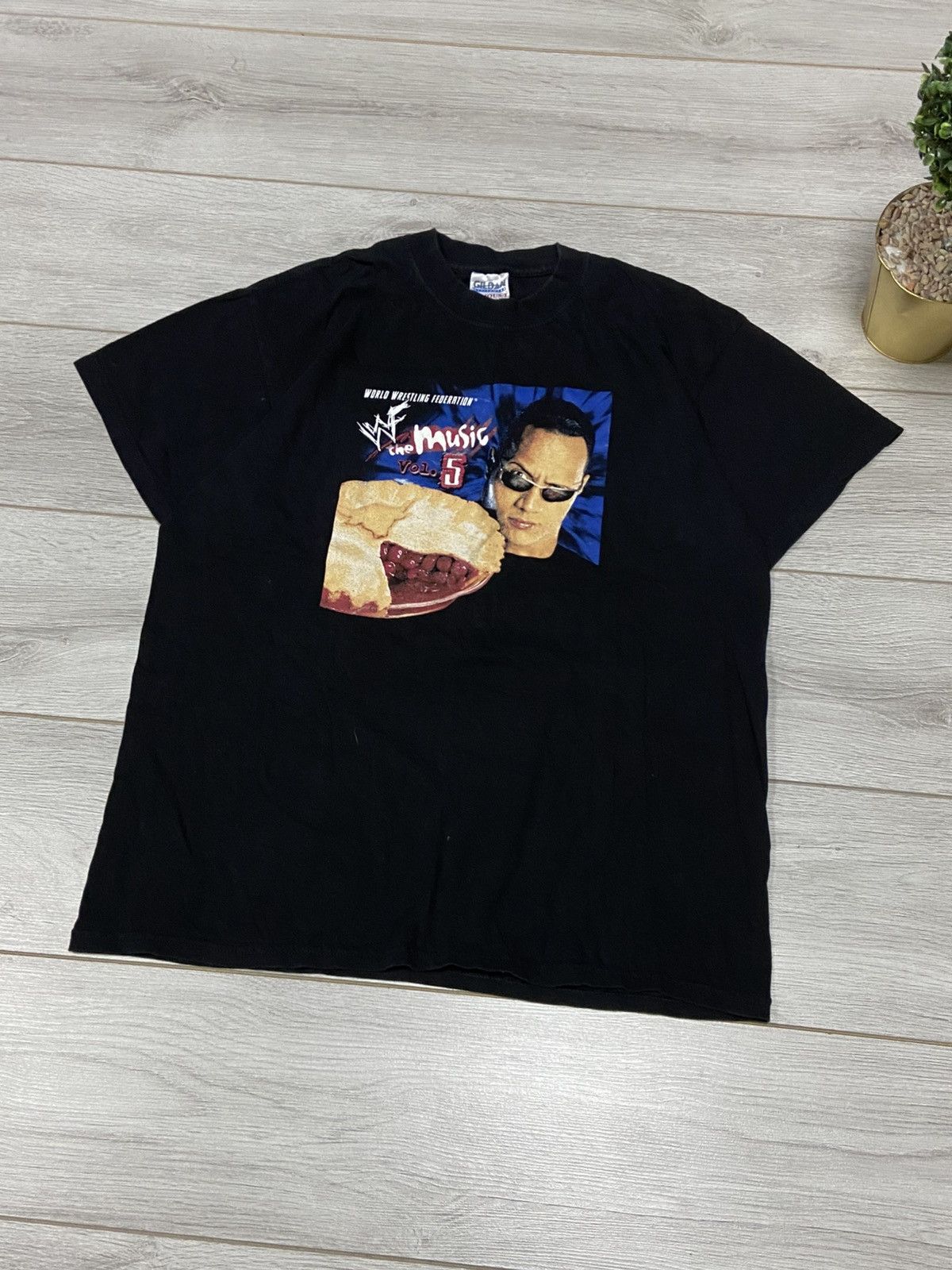 WWE The Rock pie the music vol 5 vintage Gildan t-shirt Size US XL / EU 56 / 4 - 3 Thumbnail