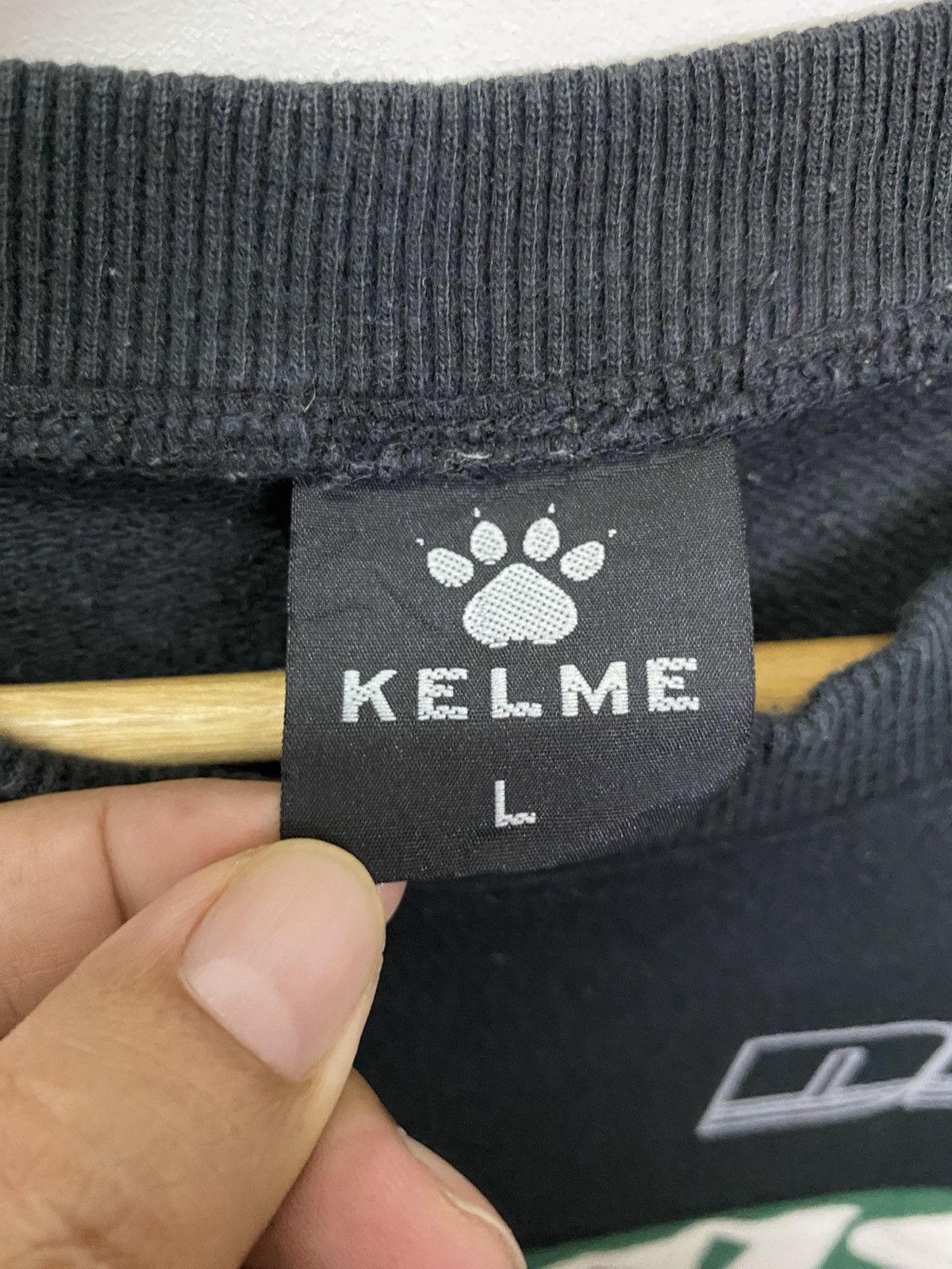 Vintage Vintage Kelme Sweatshirt Size US L / EU 52-54 / 3 - 9 Thumbnail