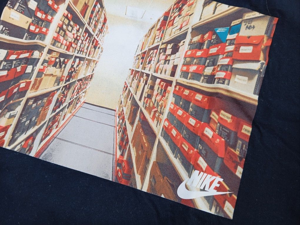 Nike Nike Shoe Box ☑️ 📦 Tshirt Sneakers Design 😎 Size US M / EU 48-50 / 2 - 1 Thumbnail