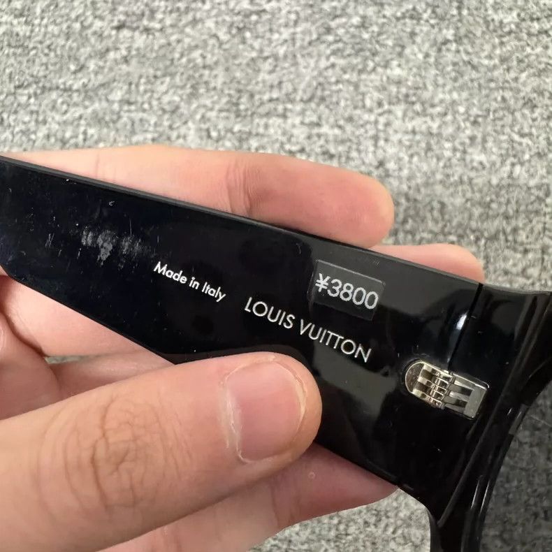 Louis Vuitton Louis Vuitton LV Selby Sunglasses-2507 Size ONE SIZE - 6 Thumbnail