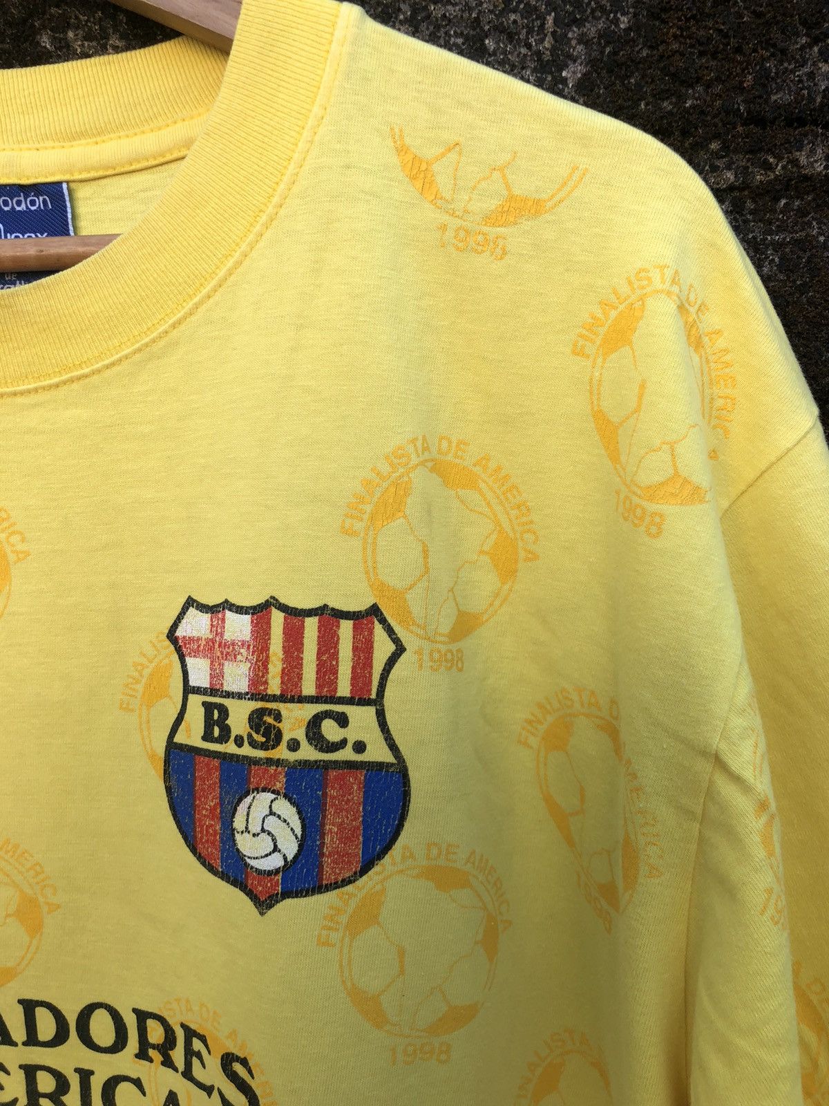 Vintage Vintage 90s Barcelona Marathon FullPrint Tshirt Size US L / EU 52-54 / 3 - 4 Thumbnail