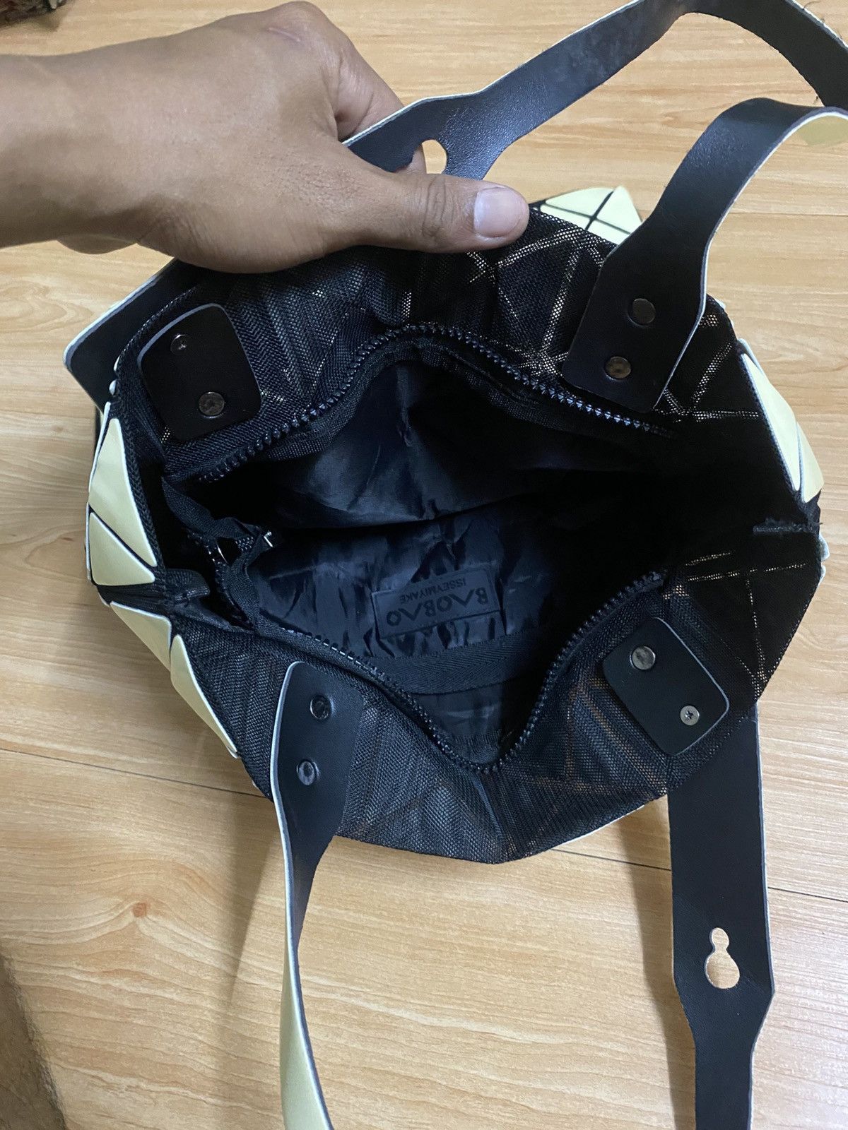 Issey Miyake Bao Bao Issey Miyake BAO BAO Geometric Panel Tote Bag Cream / Black Size ONE SIZE - 9 Thumbnail