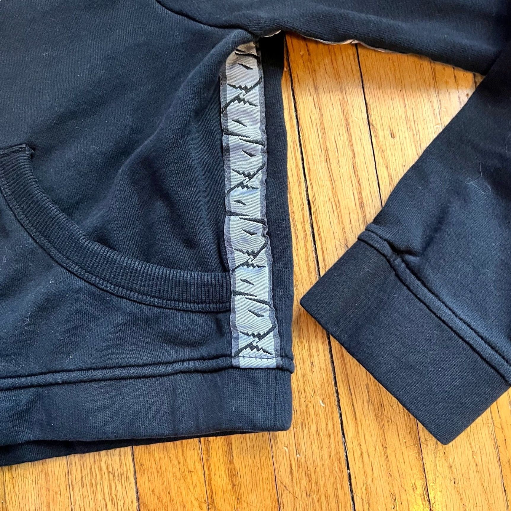 Gymshark Gymshark Hoodie Womens Small Black Crop Sweatshirt Size S / US 4 / IT 40 - 3 Thumbnail