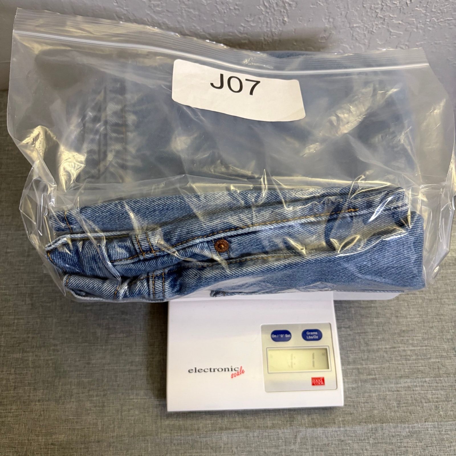Levi's Levi’s 405 Denim Shorts Men’s W34 Regular Fit Jean Shorts Size US 34 / EU 50 - 14 Thumbnail