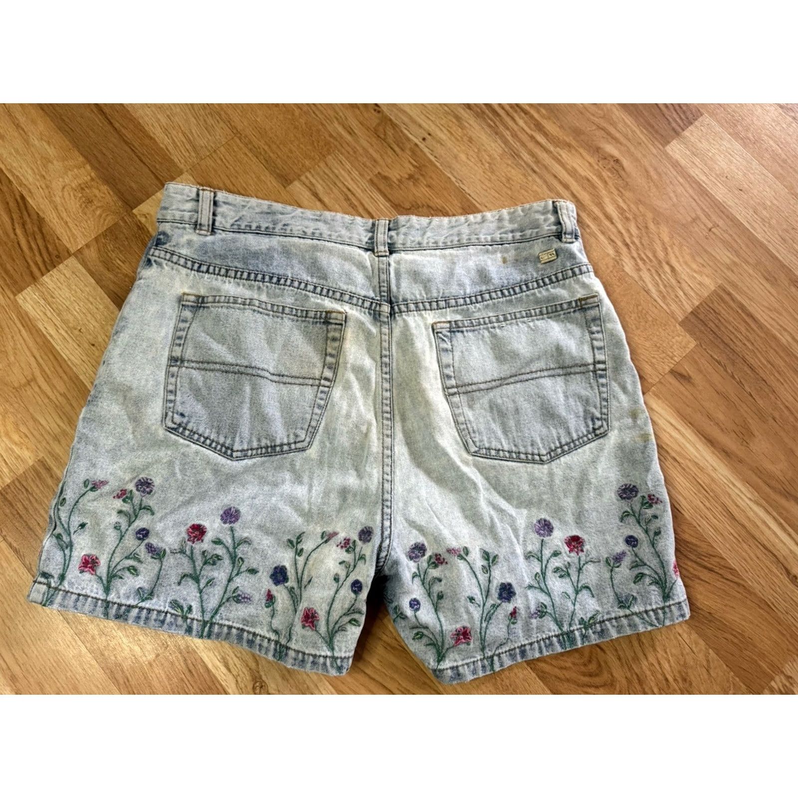 Tommy Hilfiger VINTAGE Tommy Hilfiger Shorts Womens 16 Blue Denim Jean Embroidery See Measurements Size 24" / US 00 / IT 34 - 3 Thumbnail