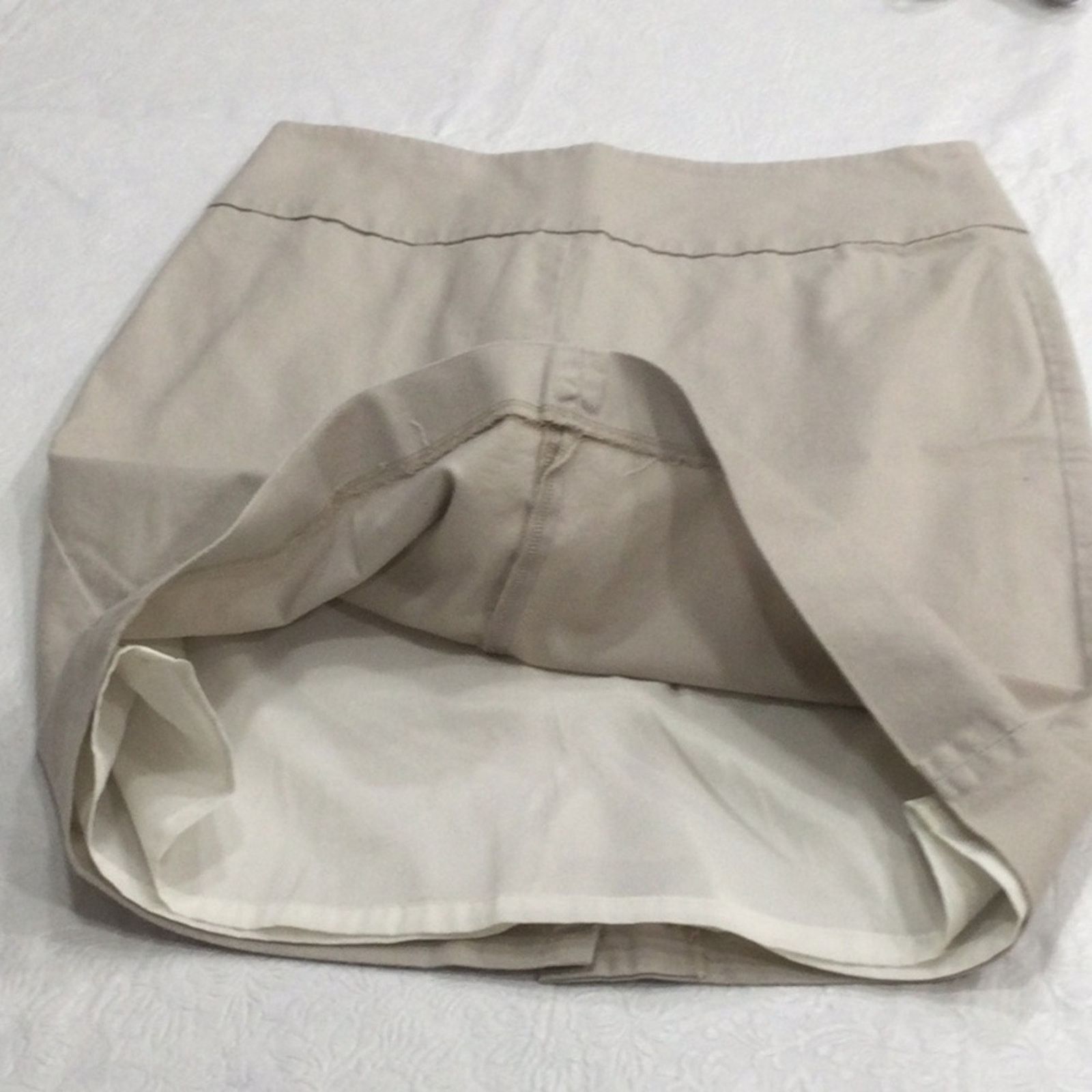 Banana Republic Banana Republic Tan Back Slit Lined Mini Skirt Sz 2 Size 26" / US 2 / IT 38 - 15 Thumbnail
