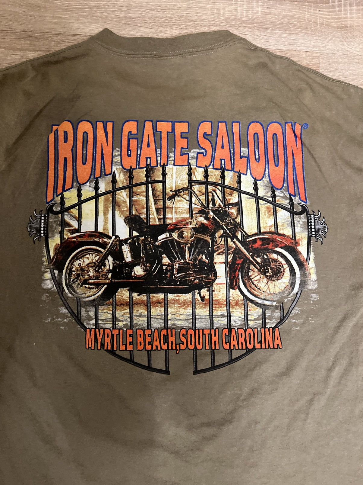 Band Tees × Vintage Vintage iron gate saloon t shirt Size US L / EU 52-54 / 3 - 3 Thumbnail