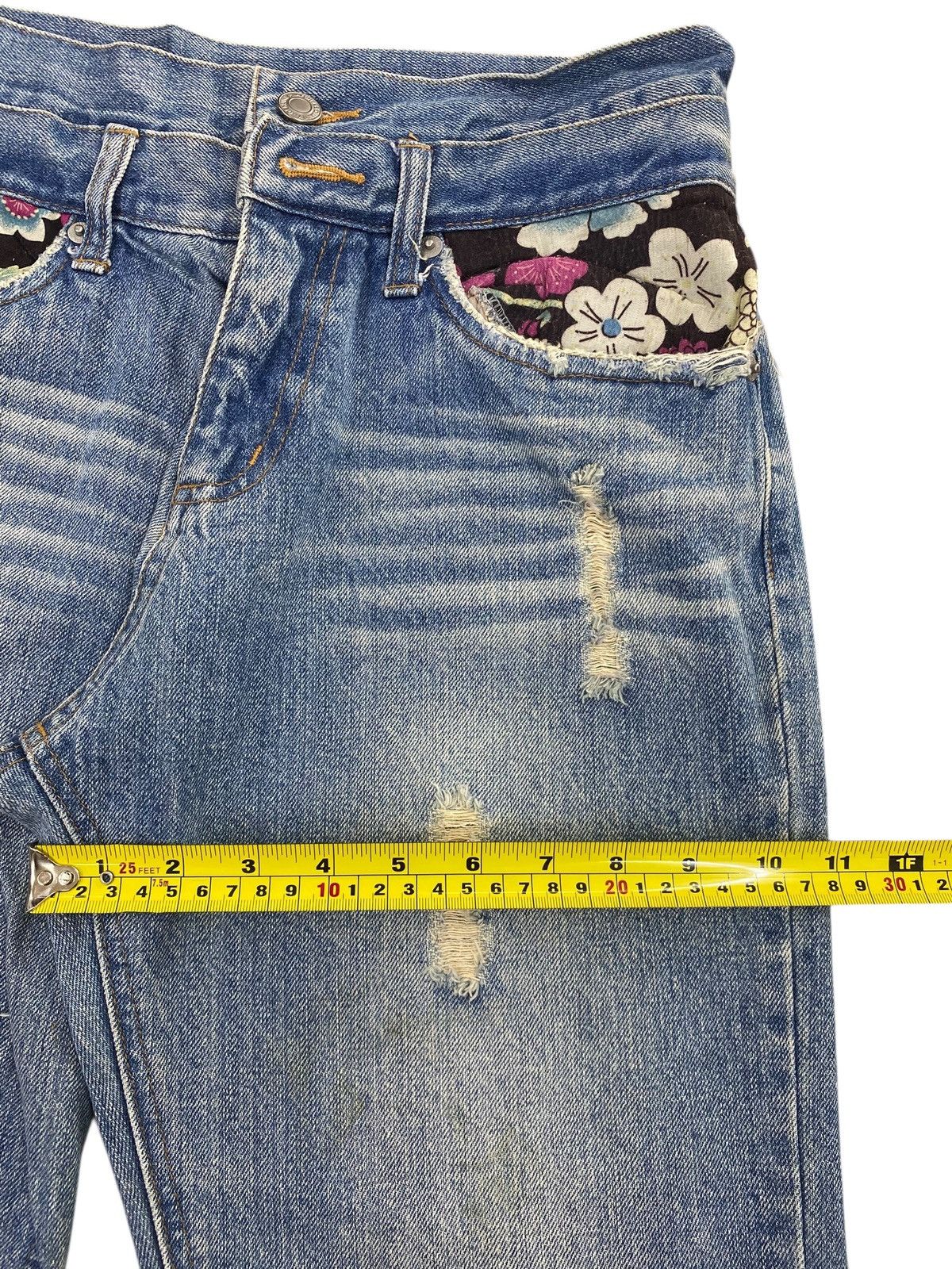 Japanese Brand Japanese Brand Distressed Style Flower Patch Skinny Jeans Size US 28 / EU 44 - 7 Thumbnail