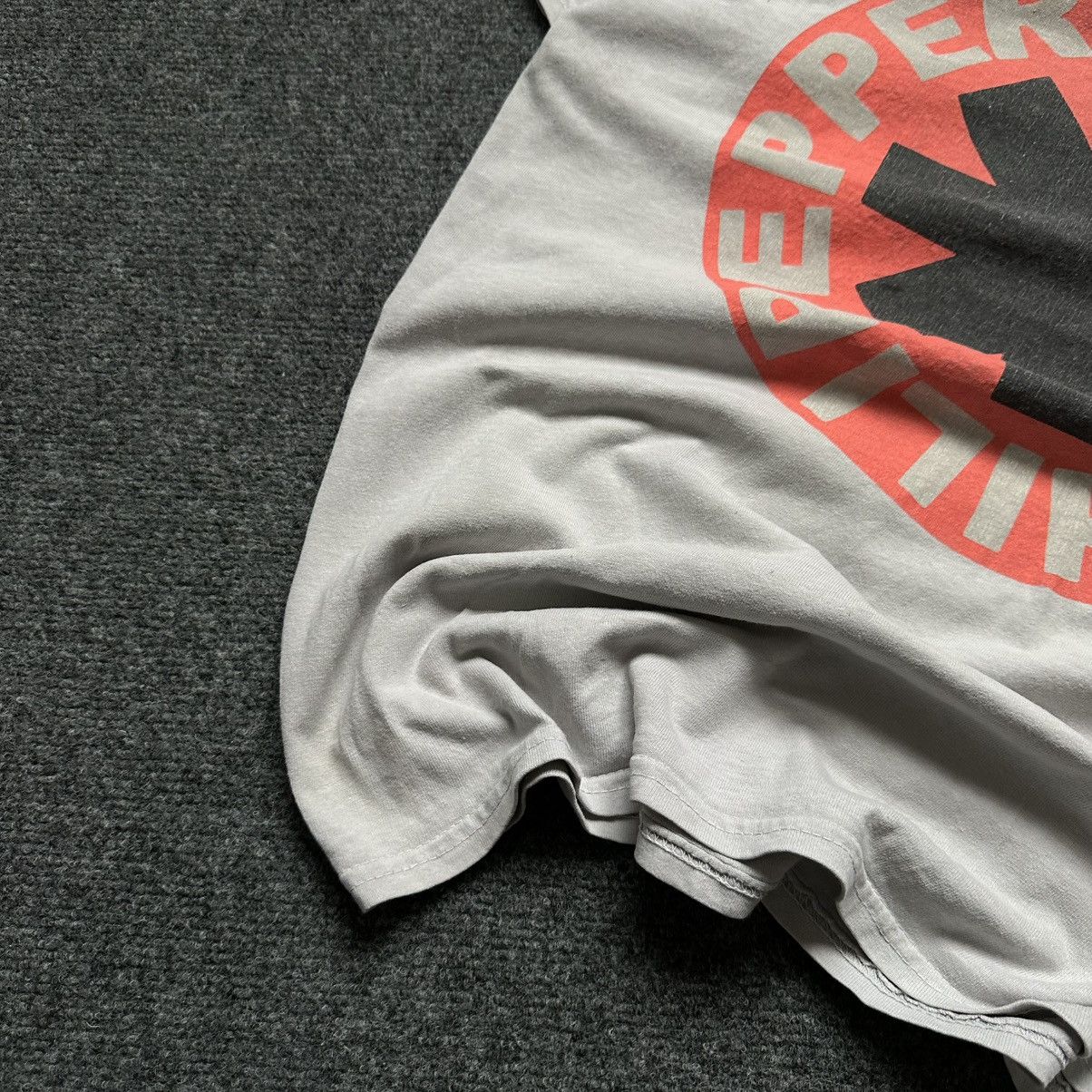 Japanese Brand VTG Japanese Style Red Hot Chilli Peppers T-shirts Size M Size US M / EU 48-50 / 2 - 7 Thumbnail
