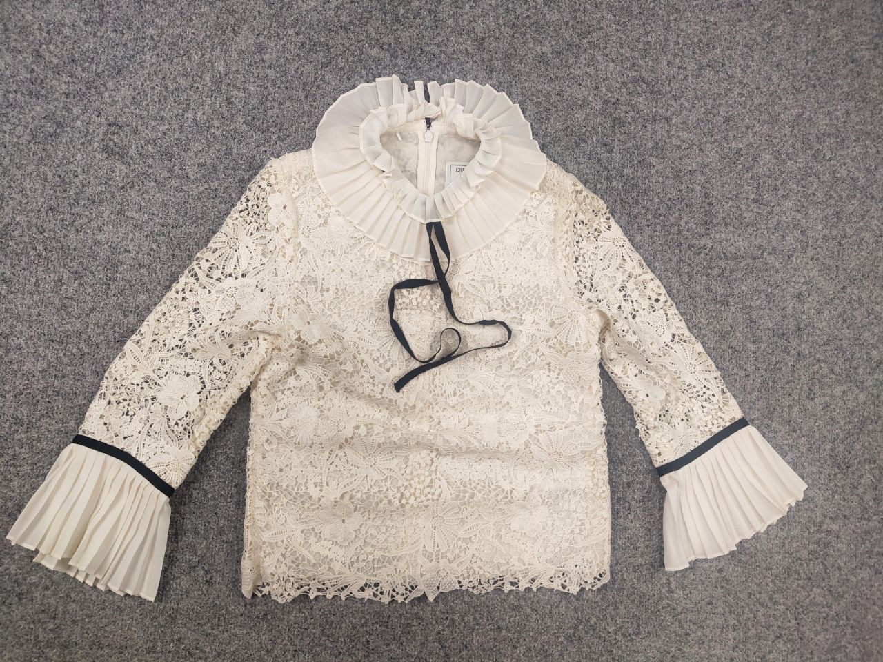 Erdem Erdem x H&M lace Top blouse ruffles contrasting ribbon Size S / US 4 / IT 40 - 6 Thumbnail