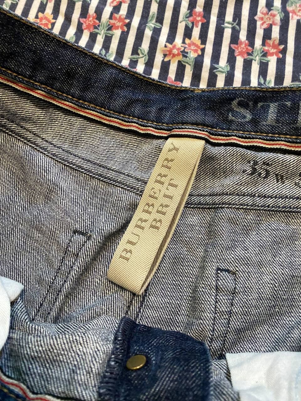 Burberry Burberry vintage jeans streetwear Y2K Size US 35 - 2 Thumbnail