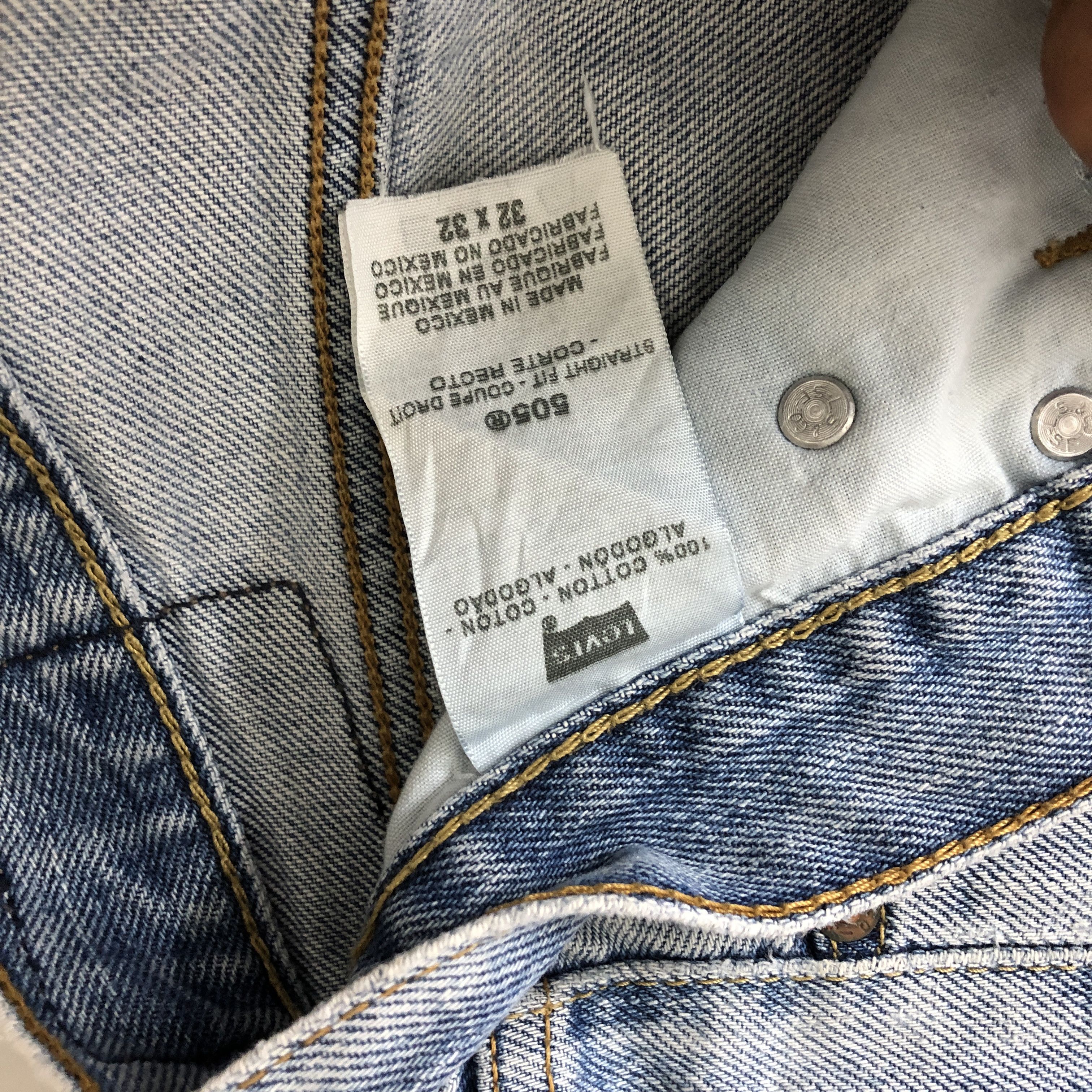 Levi's Vintage Levis 505 Light Wash Jeans Levi's Sun Faded Denim Size US 32 / EU 48 - 9 Thumbnail
