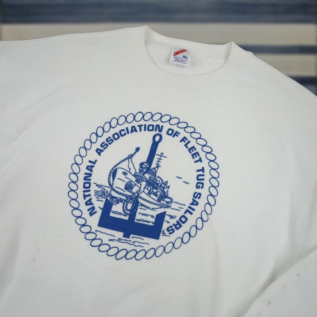 Vintage VINTAGE National Association of Fleet Tug Sailors Graphic Sweatshirt Men XL White Sweatshirt Size US XL / EU 56 / 4 - 1 Thumbnail