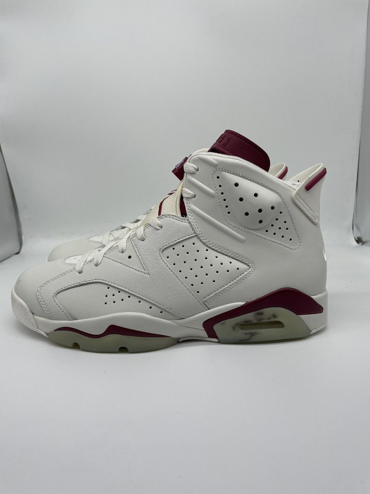 Jordan Brand Air Jordan Retro 6 Maroon Size US 10.5 / EU 43-44 - 4 Thumbnail