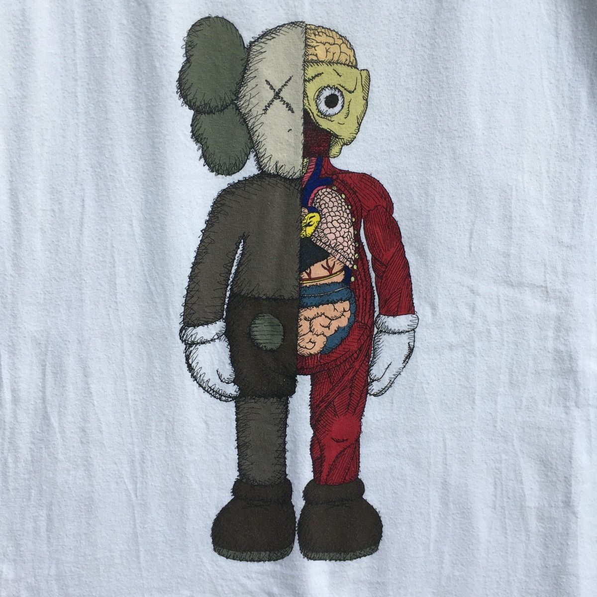 Japanese Brand Vintage Uniqlo X Kaws Tee White XL Size US XL / EU 56 / 4 - 3 Thumbnail