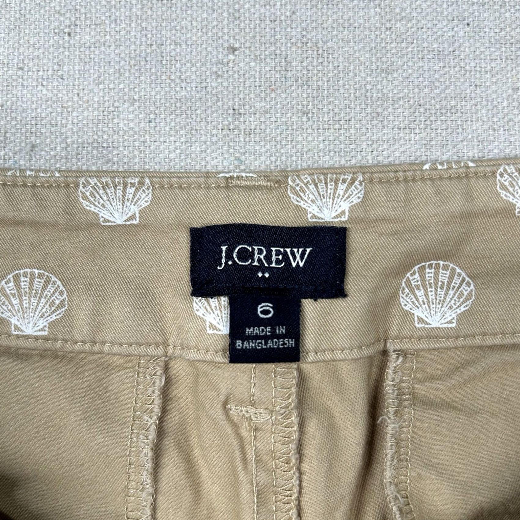 J.Crew VINTAGE J. Crew Shorts Womens Bermuda 6 Beige Shells Beachy Ocean Scallops Knit Canvas 9in Inseam Womens Size 28" / US 6 / IT 42 - 4 Thumbnail