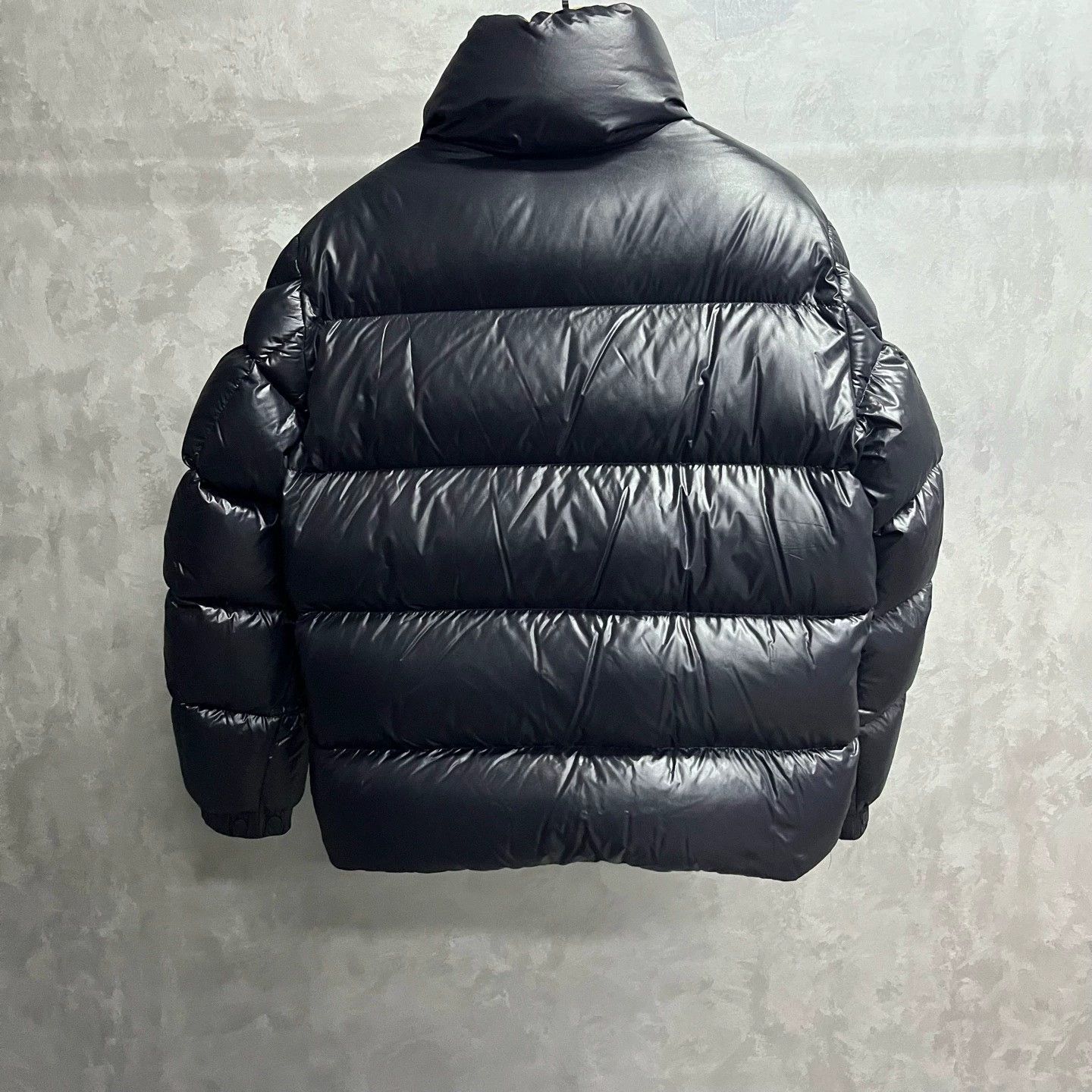 Moncler moncler black short down jacket with logo Size US M / EU 48-50 / 2 - 5 Thumbnail