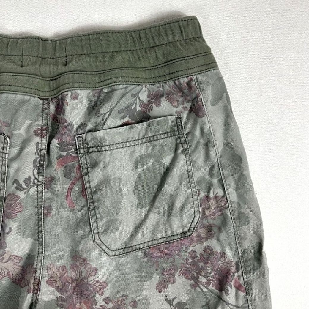 Anthropologie Anthropologie Sweatpants Jogger Camouflage Floral Womens S Green Tapered Pull On Pants Activewear Women Size 28" / US 6 / IT 42 - 6 Thumbnail