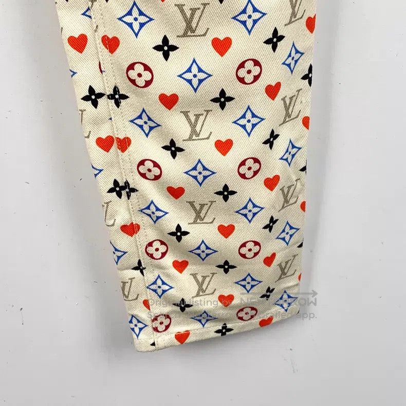 Louis Vuitton Louis Vuitton Beige logo presbyopic full print cotton casu Size US 34 / EU 50 - 4 Thumbnail