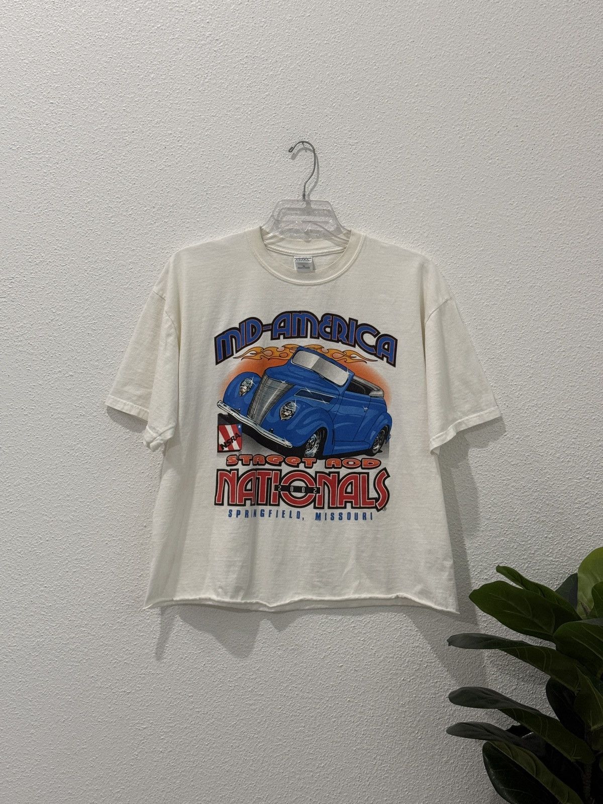 Gildan 2002 Street Rod Nationals Car Show NSRA Cropped Tshirt XL Size US XL / EU 56 / 4 - 1 Thumbnail