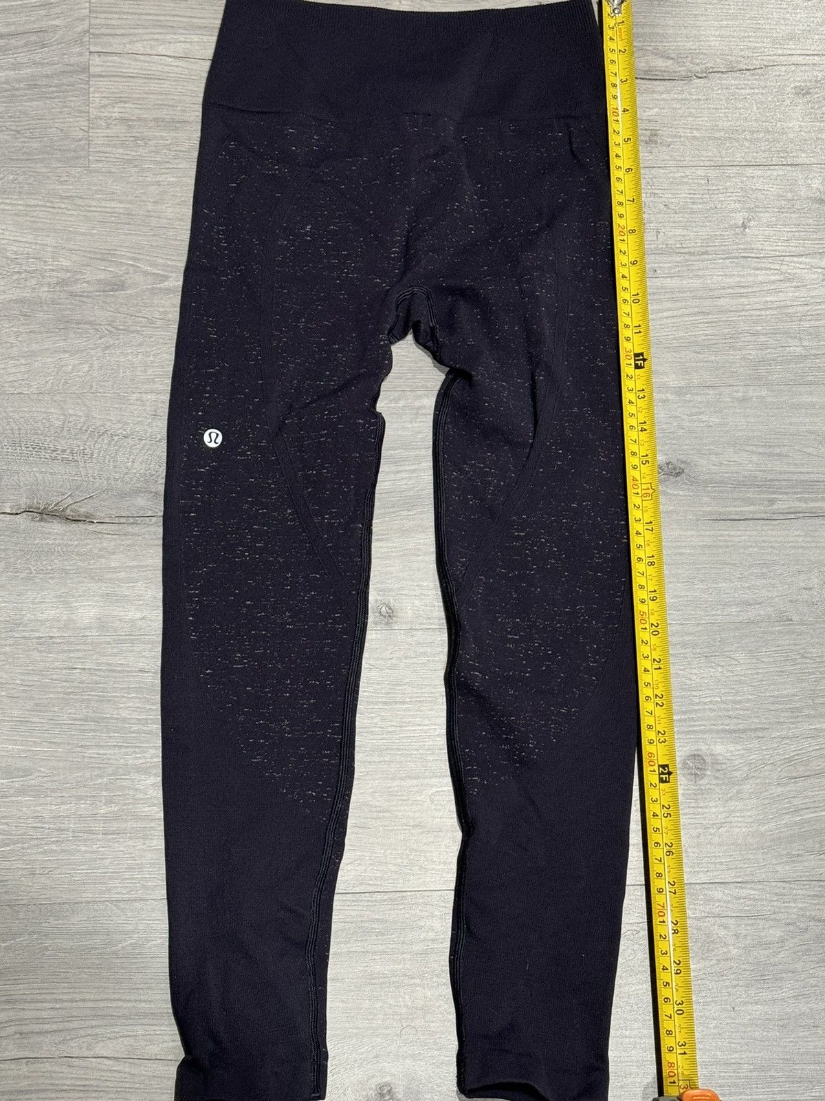 Lululemon Lululemon Free to Flow Midnight Seamless Legging Size 28" / US 6 / IT 42 - 2 Thumbnail