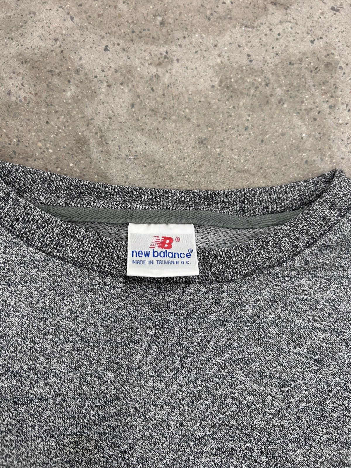 New Balance Vintage new balance crewneck sweatshirt xl Size US XL / EU 56 / 4 - 4 Thumbnail