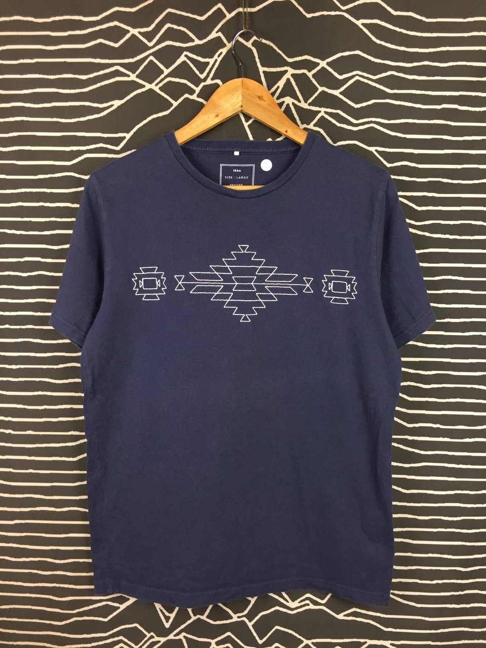 Japanese Brand IKKA Japanese Brand Navajo Aztec Style Chest Graphic Tee Size US M / EU 48-50 / 2 - 1 Thumbnail